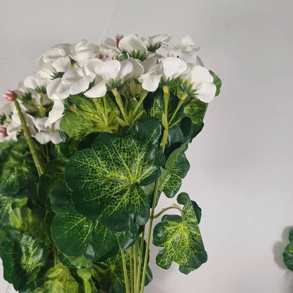 Mini Geraniums Artificial Faux Flowers -White -Set Of 4 -NEW -Floral Decoration